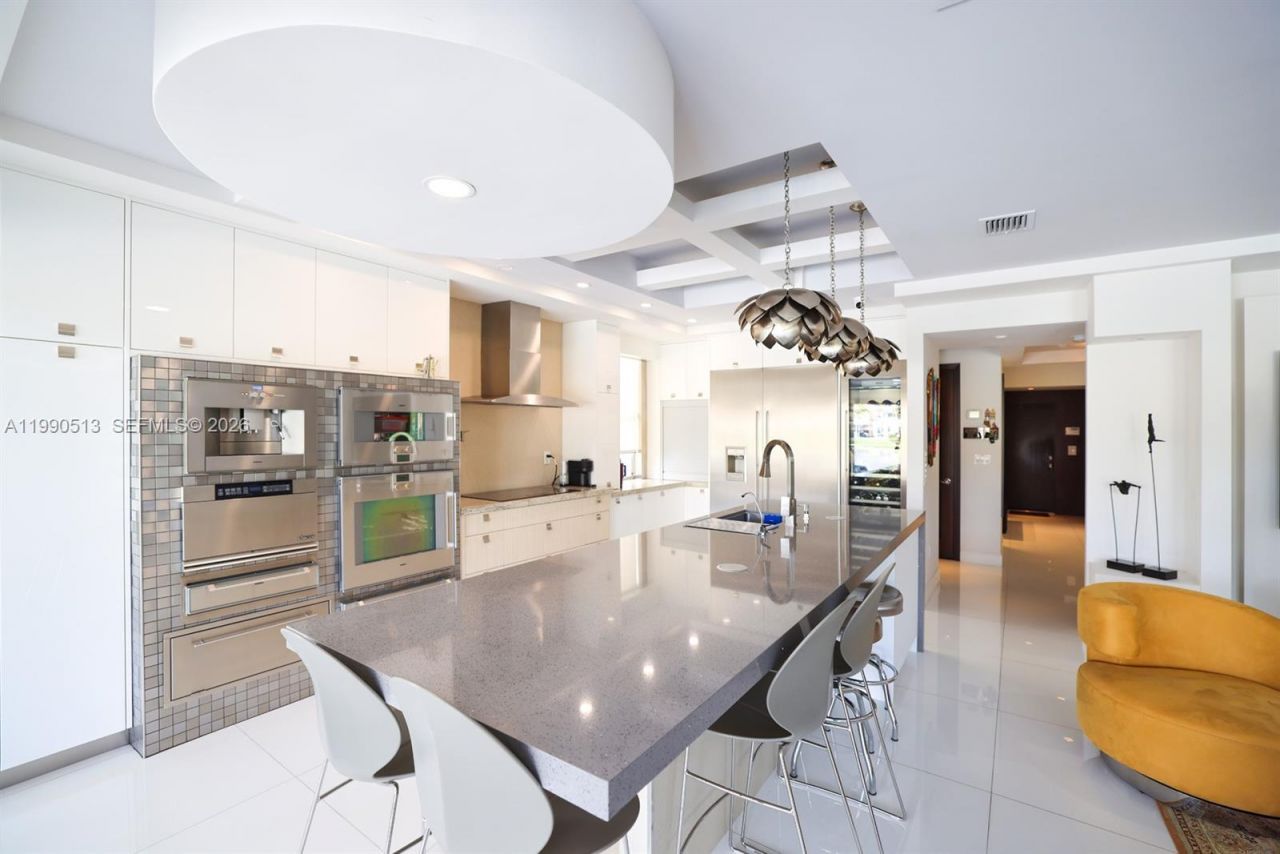11143 NW 72nd Ter, Doral, FL 33178 Photo