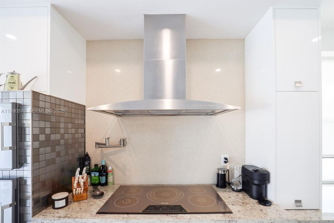11143 NW 72nd Ter, Doral, FL 33178 Photo