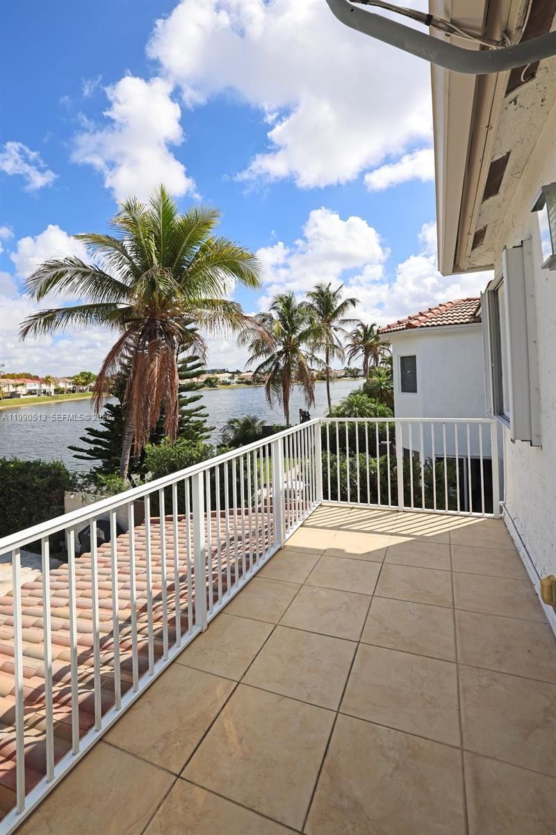 11143 NW 72nd Ter, Doral, FL 33178 Photo