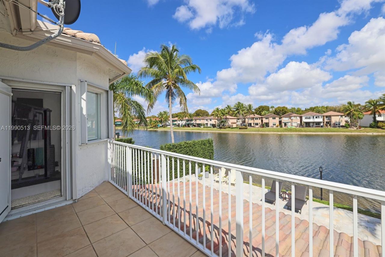 11143 NW 72nd Ter, Doral, FL 33178 Photo