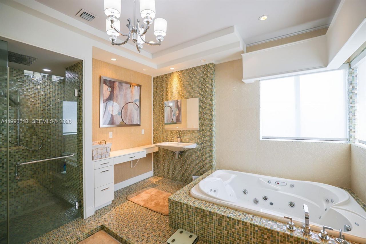 11143 NW 72nd Ter, Doral, FL 33178 Photo