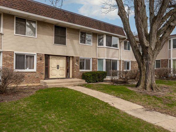 3008 Roberts Drive , Unit 1, Woodridge, IL 60517