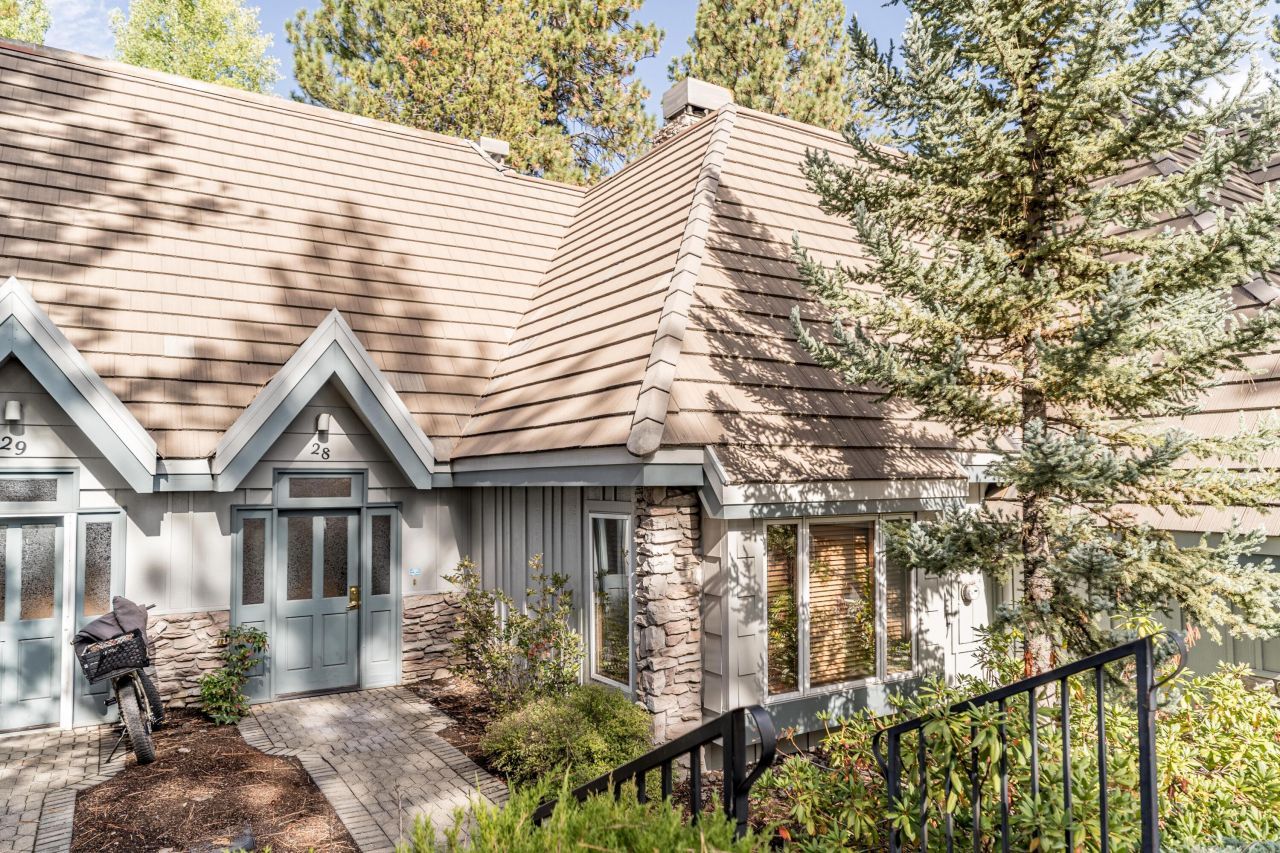 57054 Peppermill Circle, Unit 28-E, Sunriver, OR 97707 Main Photo