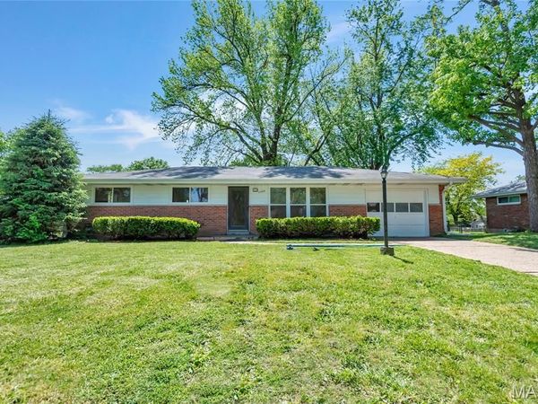 1305 Clearview Drive, St Charles, MO 63303