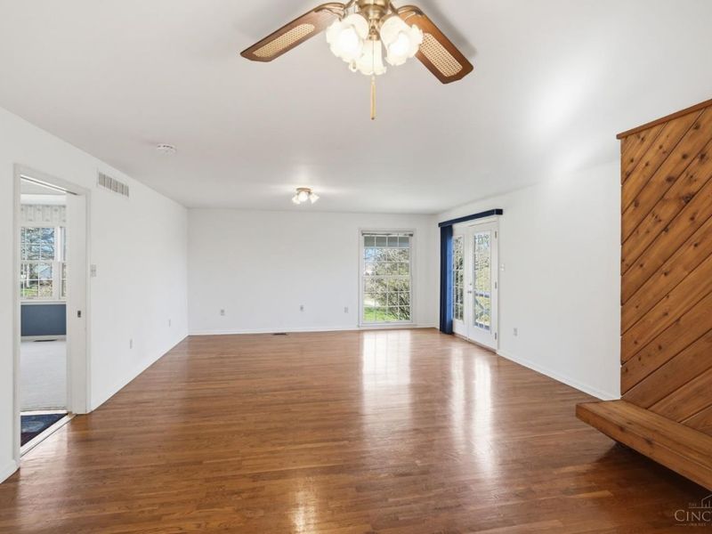 7628 Lesourdsville West Chester Road, West Chester, OH 45069 Photo 11