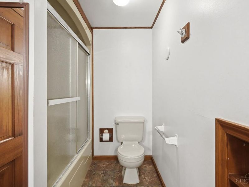 7628 Lesourdsville West Chester Road, West Chester, OH 45069 Photo 35