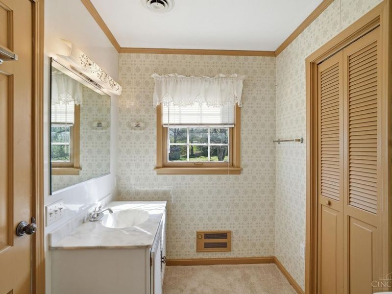 7628 Lesourdsville West Chester Road, West Chester, OH 45069 Photo 41