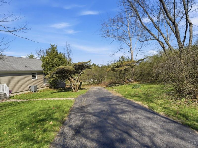 7628 Lesourdsville West Chester Road, West Chester, OH 45069 Photo 57