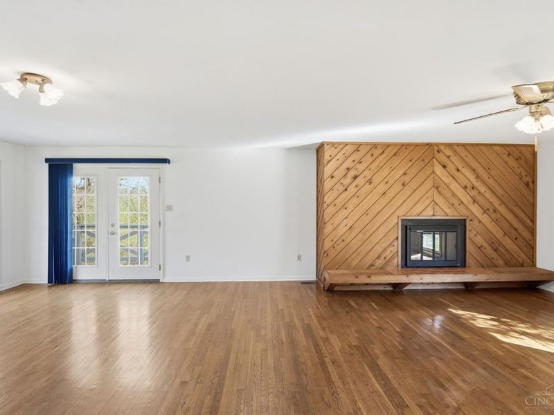 7628 Lesourdsville West Chester Road, West Chester, OH 45069 Photo 7