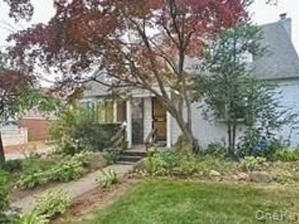 81 Gerard Avenue , New Hyde Park, NY 11040