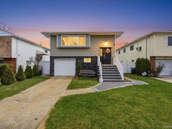 38 Sutton Street , Hempstead, NY 11550