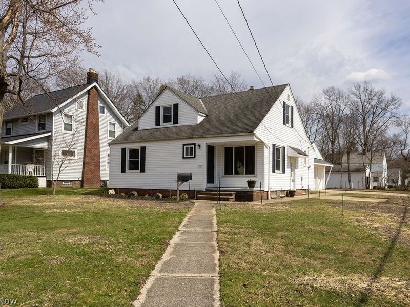 1639 Edgefield Road, Lyndhurst, OH 44124 Photo 1