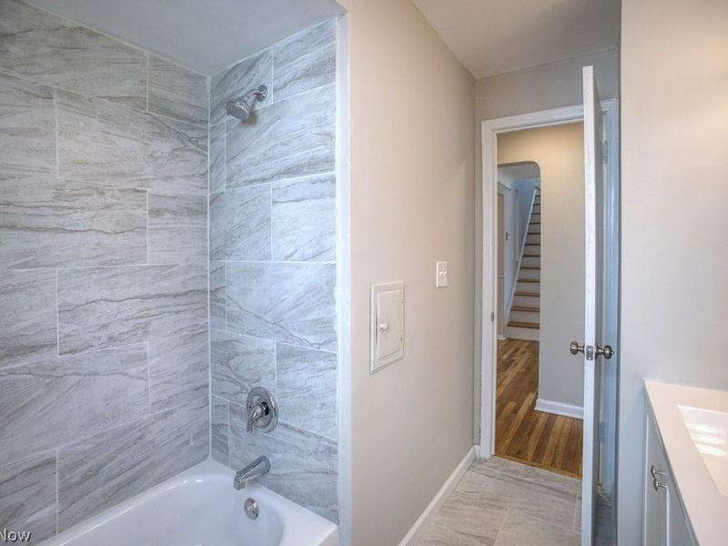 1639 Edgefield Road, Lyndhurst, OH 44124 Photo 17