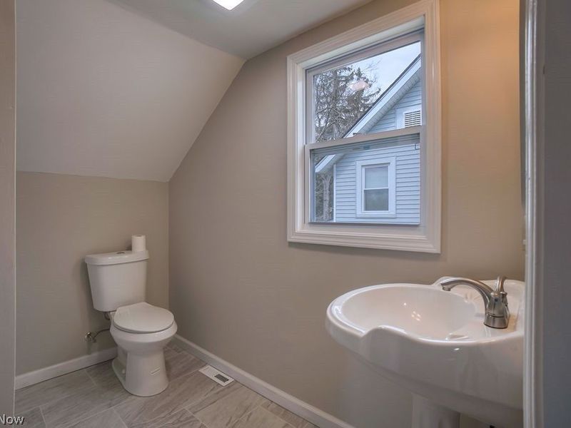 1639 Edgefield Road, Lyndhurst, OH 44124 Photo 18