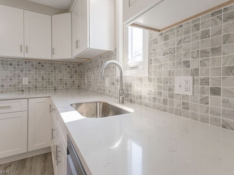 1639 Edgefield Road, Lyndhurst, OH 44124 Photo 2