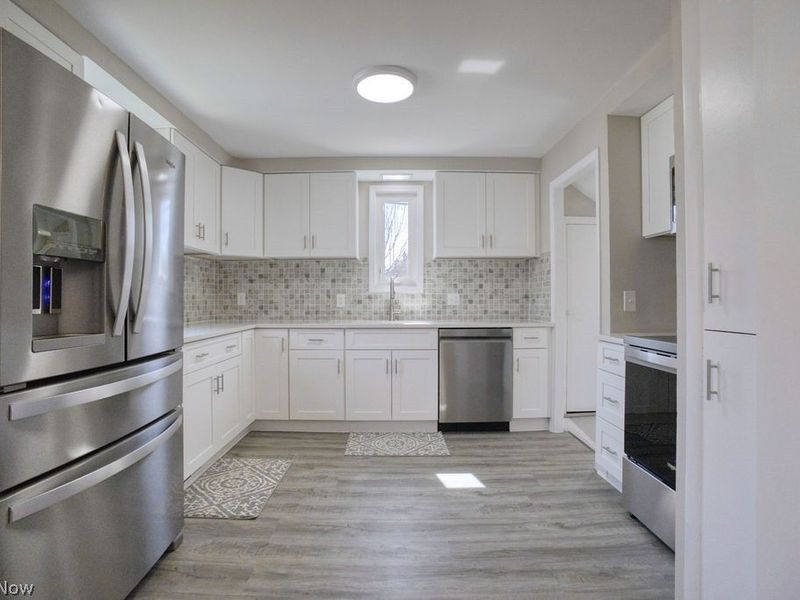 1639 Edgefield Road, Lyndhurst, OH 44124 Photo 3