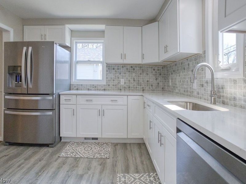 1639 Edgefield Road, Lyndhurst, OH 44124 Photo 6