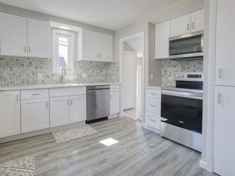 1639 Edgefield Road, Lyndhurst, OH 44124 Photo 7