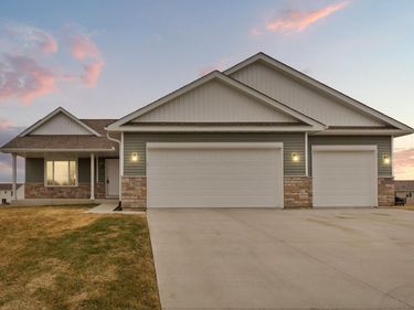 902 Emily Court NE, Montgomery, MN 56069