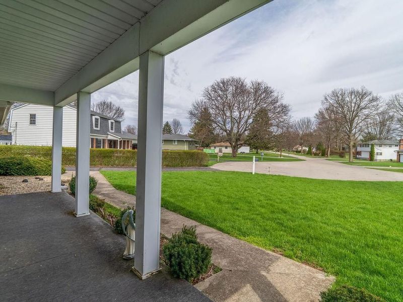 5844 Effingham Road , Columbus, OH 43213 Photo 15