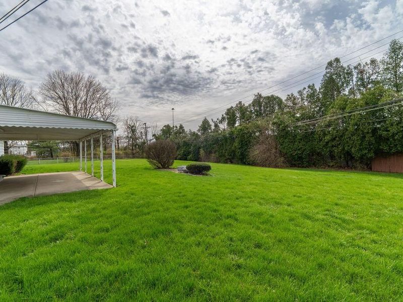 5844 Effingham Road , Columbus, OH 43213 Photo 17