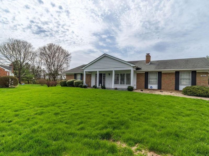 5844 Effingham Road , Columbus, OH 43213 Photo 2