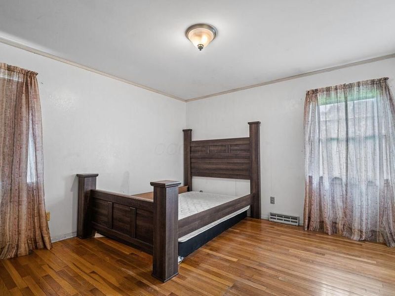 5844 Effingham Road , Columbus, OH 43213 Photo 8