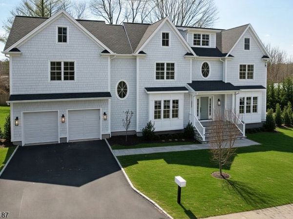 1 Emmett St, Chatham, NJ 07928