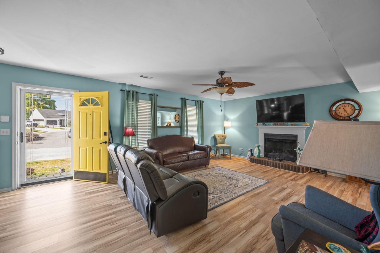 216 Persimmon Circle Photo 4