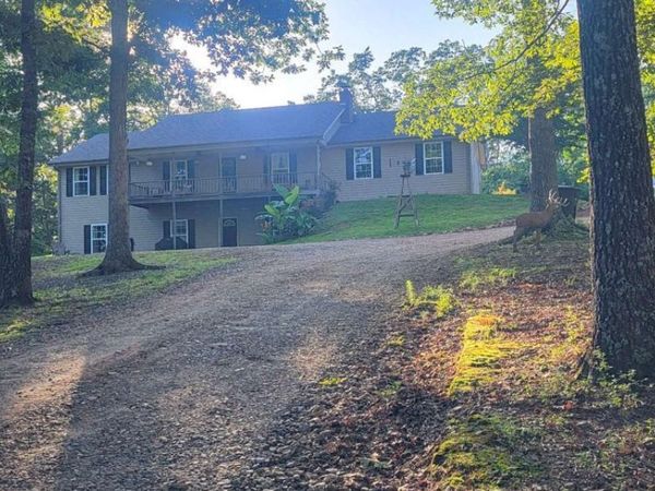 1605 Cody Road, Mount Airy, GA 30563