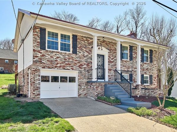 287 Oakmont Drive, Poca, WV 25159