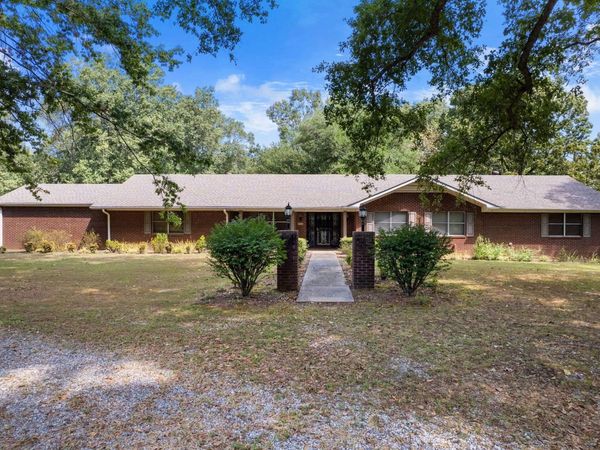 721 W George Pike Ln Lane, DeWitt, AR 72042