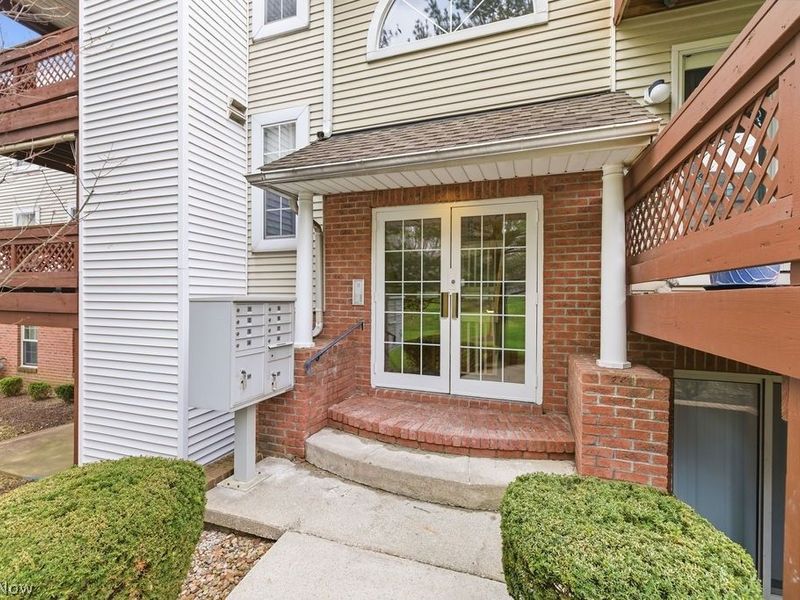 688 Brick Mill Run, Unit D1, Westlake, OH 44145 Photo 1