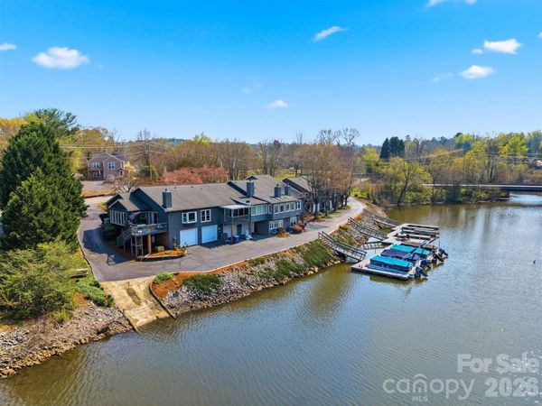 2200 6th Street NW, Unit 3A, Hickory, NC 28601