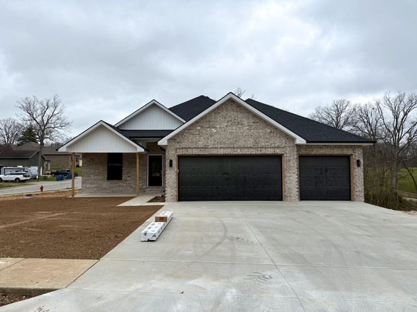 2014 E Jay Street , Ozark, MO 65721