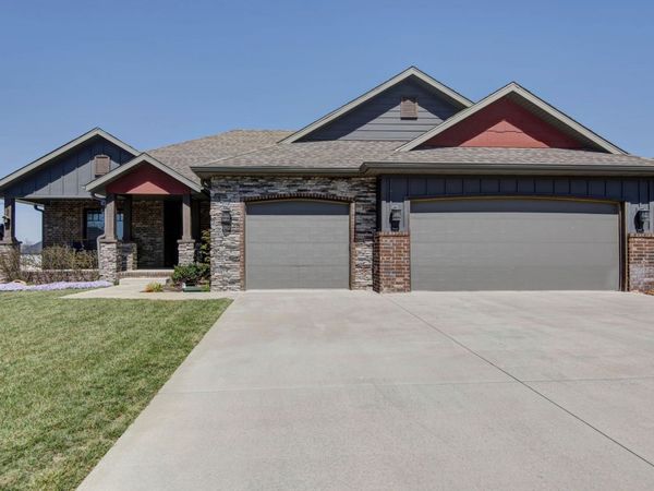 921 E Thorndale Drive, Nixa, MO 65714