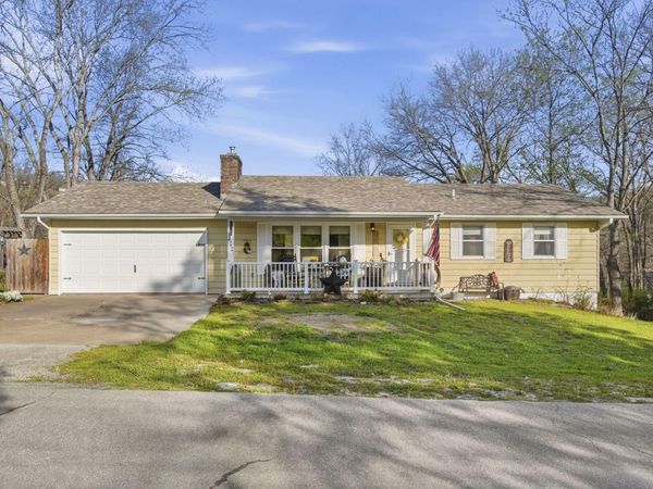 252 Groton Street, Hollister, MO 65672