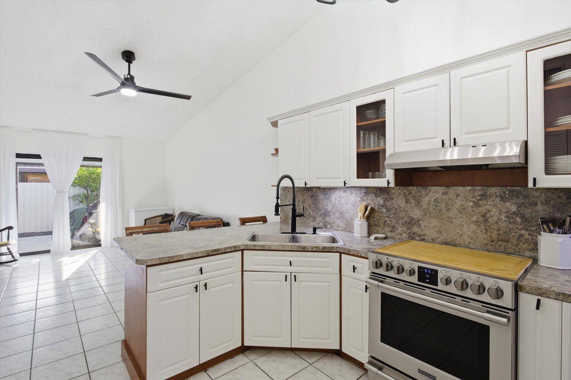 5465 W 27th Lane, Hialeah, FL 33016 Photo