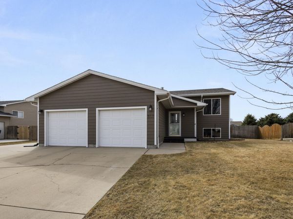 307 Washington Road, Volga, SD 57071