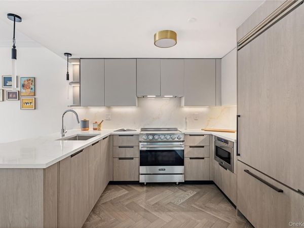 78-29 Austin Street , Unit 406, Forest Hills, NY 11375