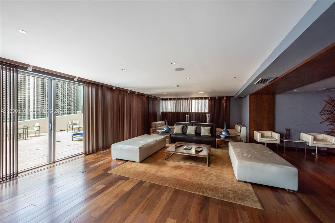 335 S Biscayne Blvd , Unit 2512, Miami, FL 33131 Photo