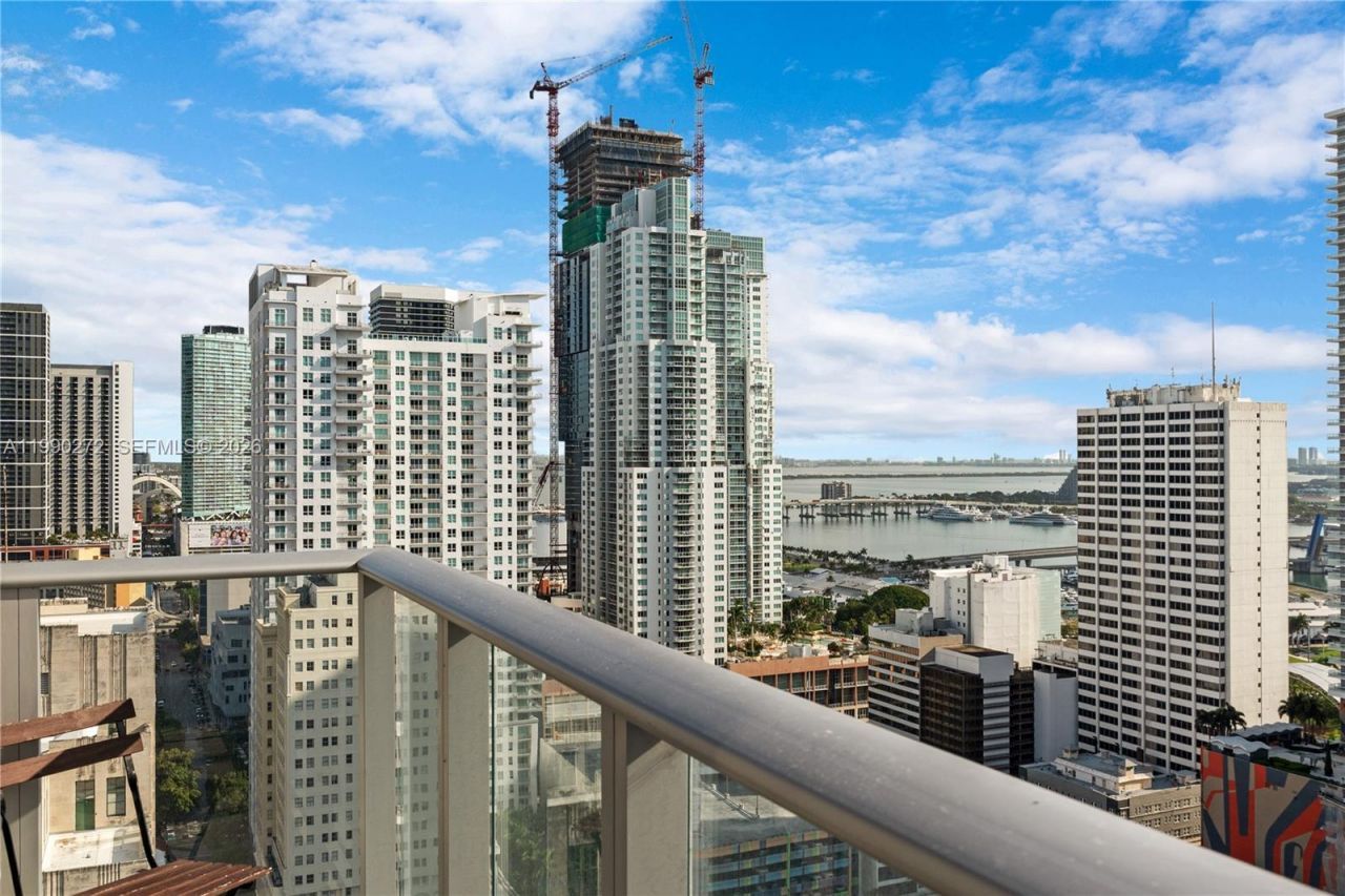 151 SE 1st St, Unit 2802, Miami, FL 33131 Photo