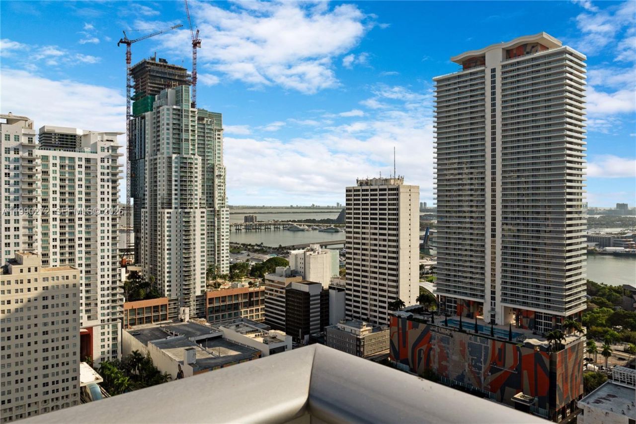 151 SE 1st St, Unit 2802, Miami, FL 33131 Photo