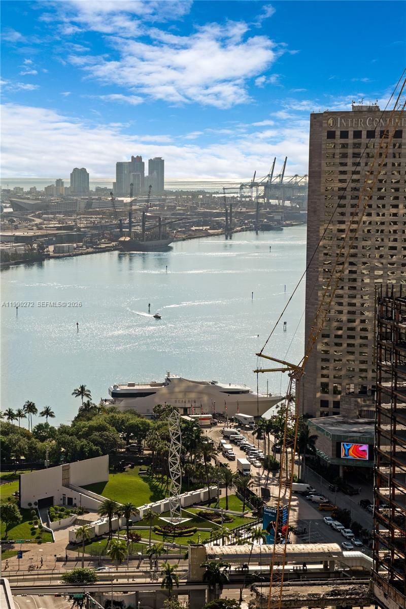 151 SE 1st St, Unit 2802, Miami, FL 33131 Photo