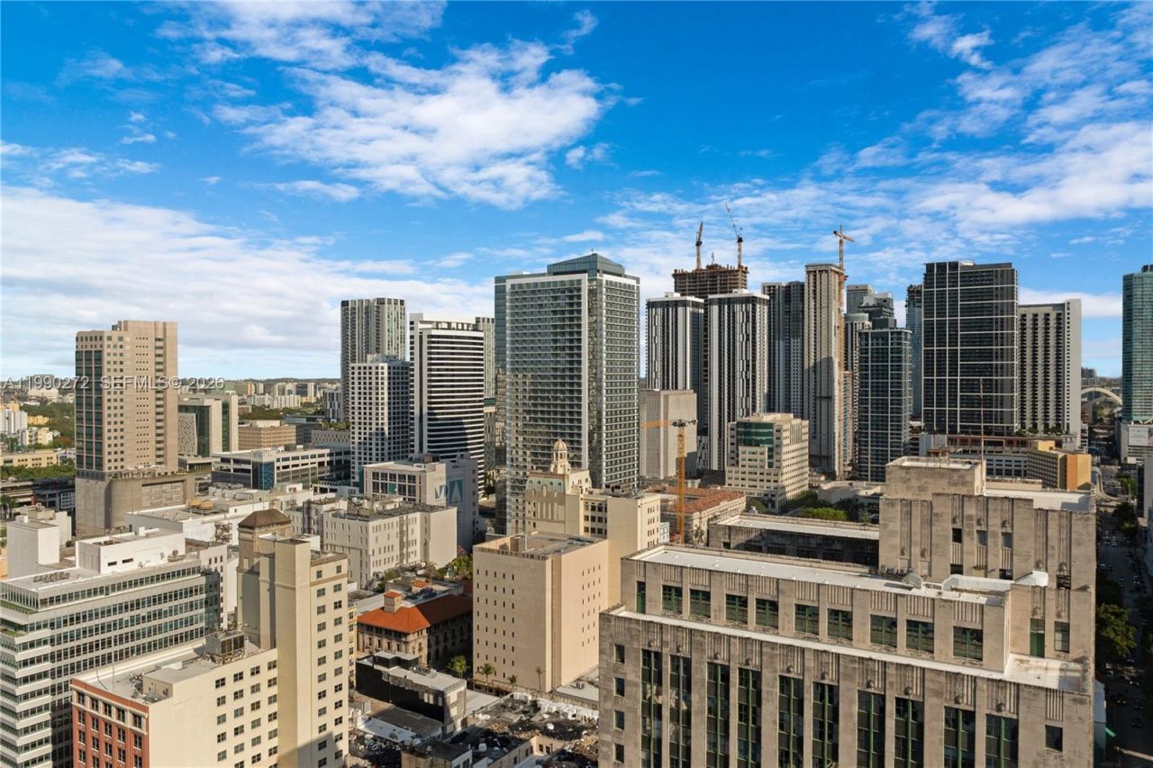 151 SE 1st St, Unit 2802, Miami, FL 33131 Photo