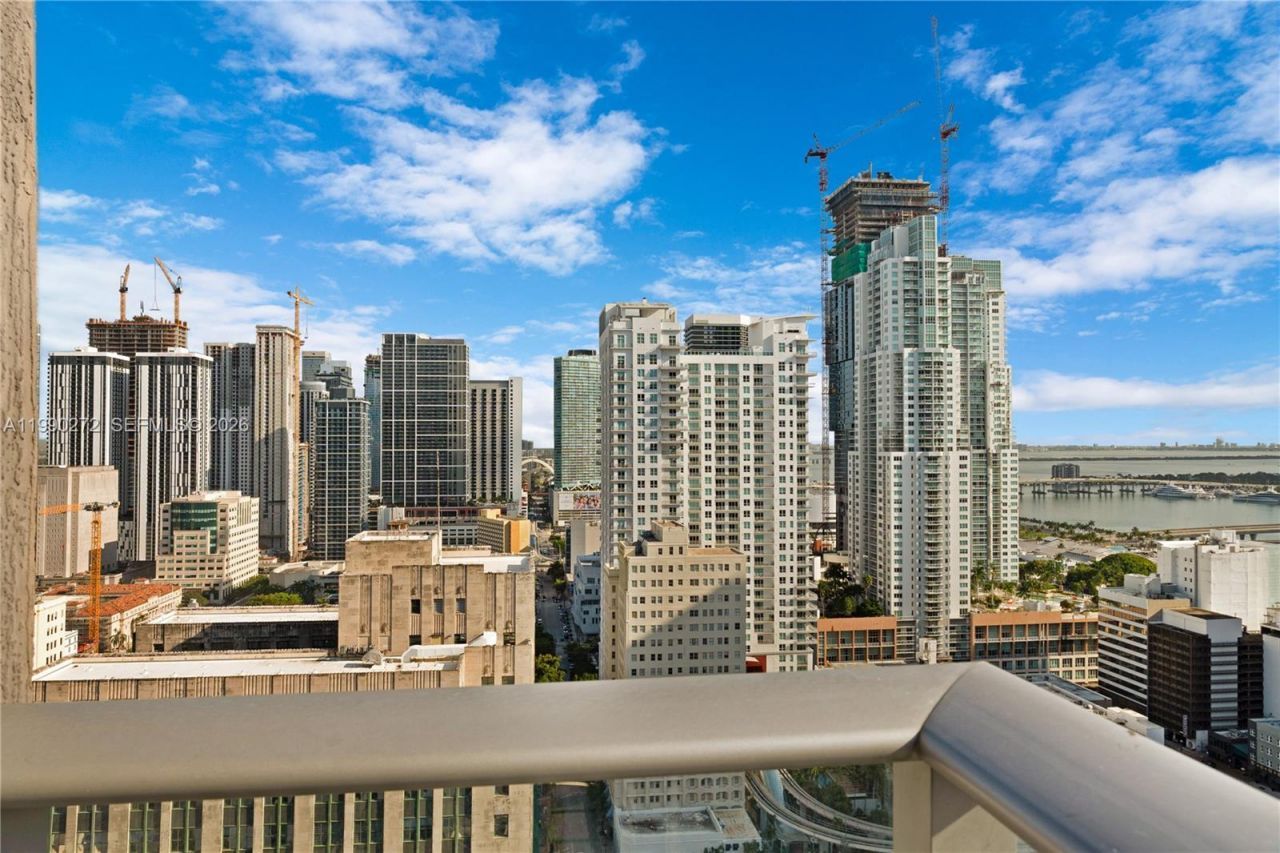 151 SE 1st St, Unit 2802, Miami, FL 33131 Photo