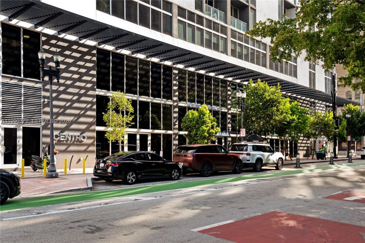 151 SE 1st St, Unit 2802, Miami, FL 33131 Photo