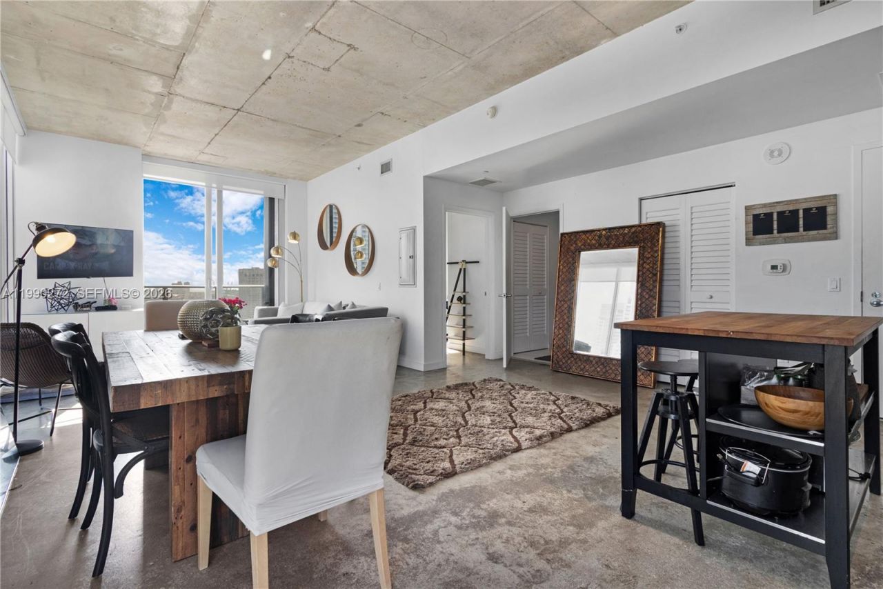 151 SE 1st St, Unit 2802, Miami, FL 33131 Photo