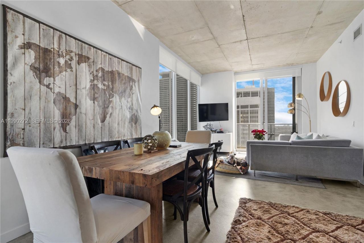 151 SE 1st St, Unit 2802, Miami, FL 33131 Photo