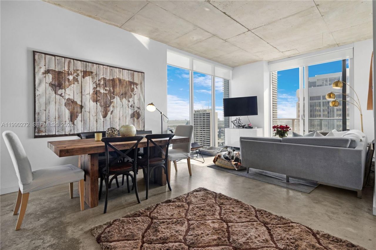 151 SE 1st St, Unit 2802, Miami, FL 33131 Photo